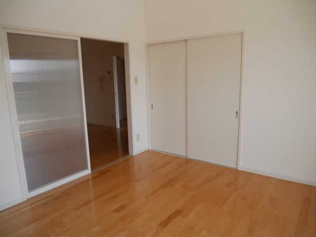 アーバンモールの洋室