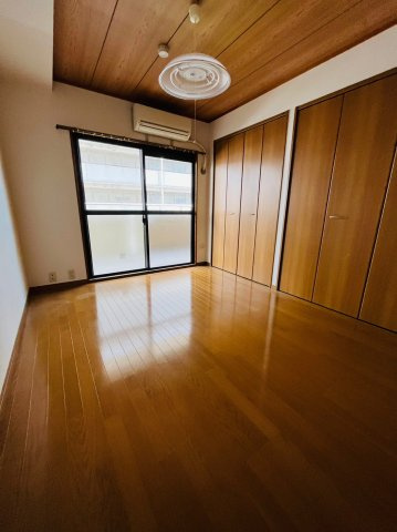 仲介手数料０円！！丸の内FORTの居間・リビング