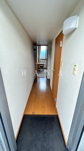 レオパレスCLOVERの玄関