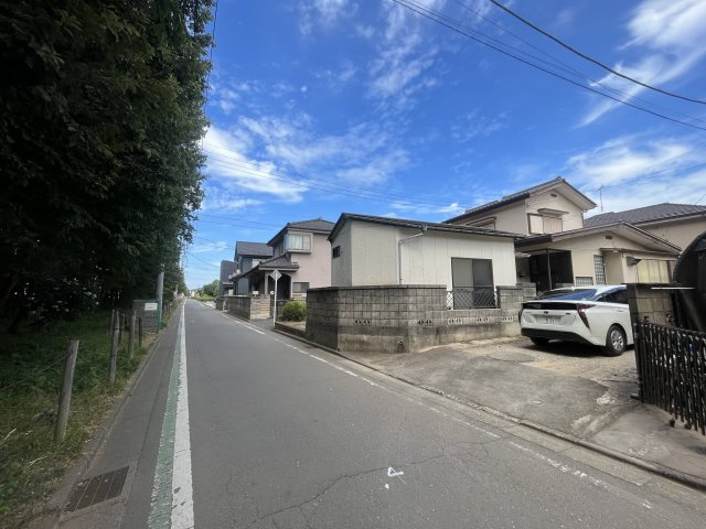 狭山市水野　建築条件なし売地　西武新宿線『入曽駅』徒歩15分　【山王小学区】の前面道路含む現地写真