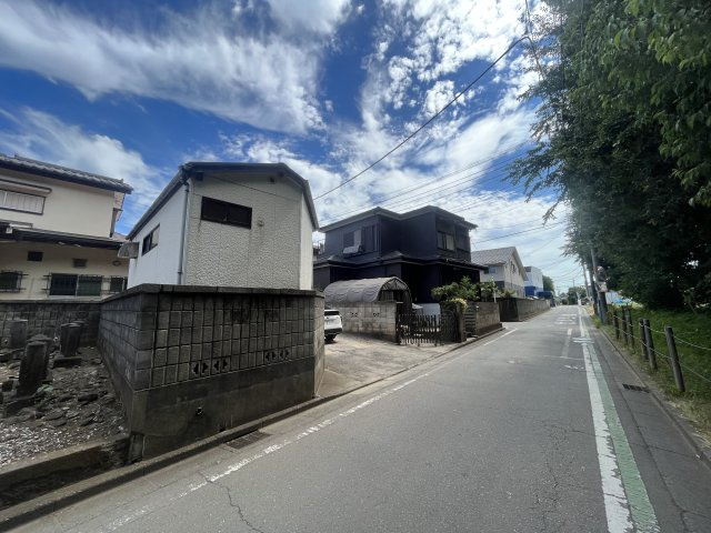 狭山市水野　建築条件なし売地　西武新宿線『入曽駅』徒歩15分　【山王小学区】の前面道路含む現地写真