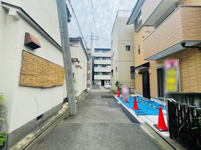 西院太田町の前面道路含む現地写真