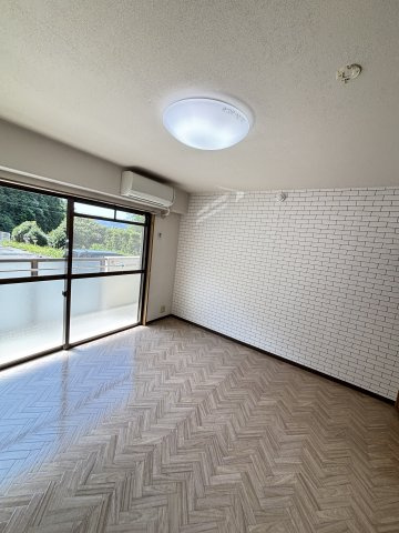 グリーンプラザ糸米の洋室|明るい洋室です