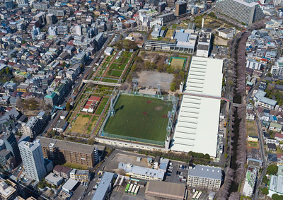 【周辺】 | 新宿区上落合１丁目　建築条件無売地 | 新宿区立落合中央公園　徒歩5分（約400m）
ドッグランや遊具、テニスコートにサッカー場もございます！