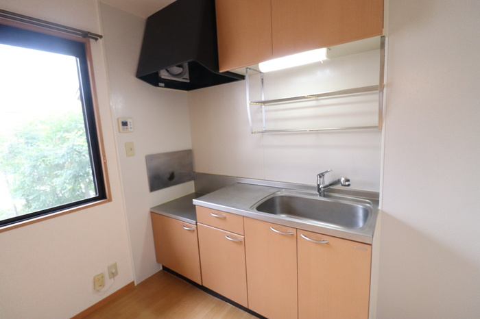 熊本市南区上ノ郷２丁目のアパートのキッチン