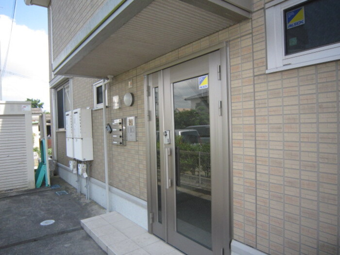 セジュール中無田　A棟のエントランス
