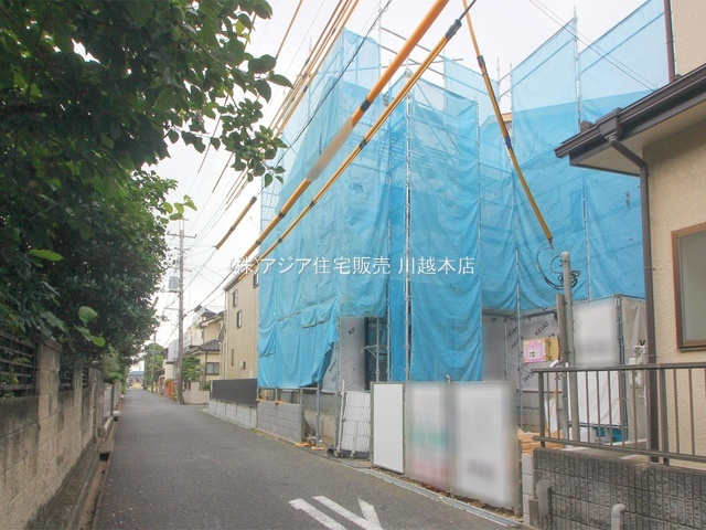 川越市霞ケ関北9期　新築戸建の前面道路含む現地写真