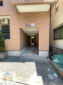 【エントランス】