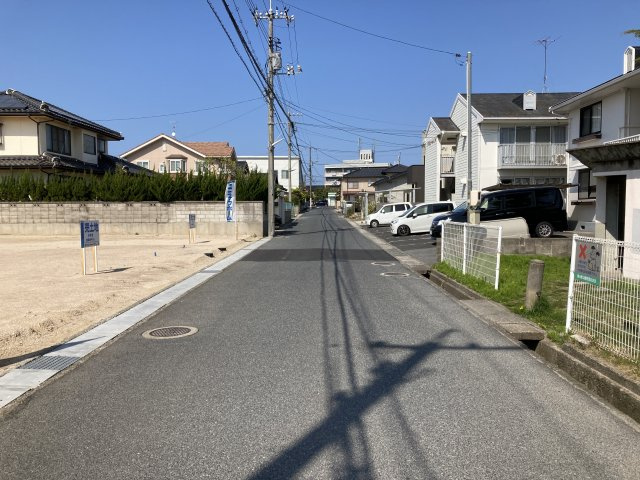 米子市旗ヶ崎2丁目　2号地の前面道路含む現地写真