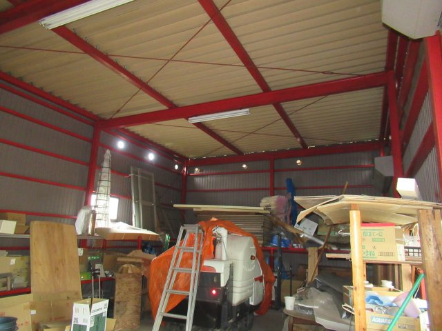 津山市押入　売店舗倉庫の内装