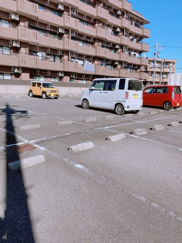 クマノハイツの駐車場