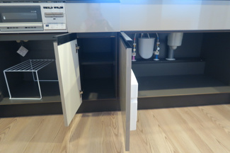 【キッチン】 | ルフォンプログレ上野マークス | キッチン下収納。
高級賃貸マンション。
上野の賃貸物件。
「ルフォンプログレ上野マークス」のことなら(株)メイワ・エステートへ