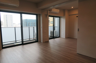 【居間・リビング】 | ルフォンプログレ上野マークス | 扉を開けた状態でも使えます。
高級賃貸マンション。
上野の賃貸物件。
「ルフォンプログレ上野マークス」のことなら(株)メイワ・エステートへ