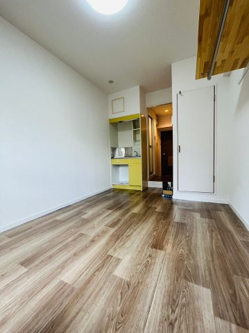 仲介手数料０円！！Vita六番町の居間・リビング