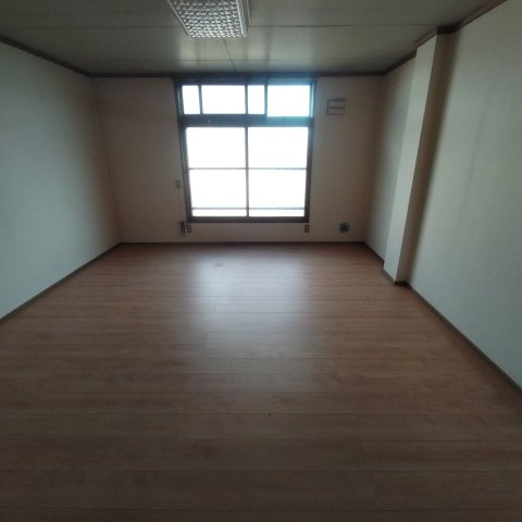 ＴＫビルの洋室