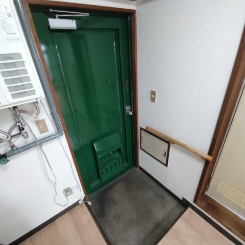 ＴＫビルの玄関