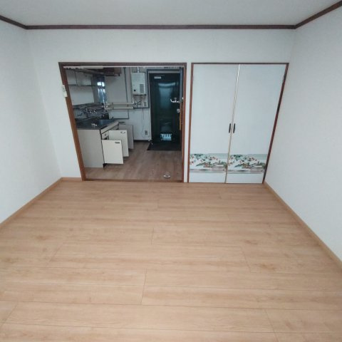 ＴＫビルの洋室
