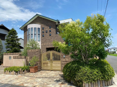 【外観】 | ◇南区浦安本町◇高級住宅◇ | こだわりぬいた外観、内装。庭も広く、駐車スペースは3ヶ所あります（10台以上）