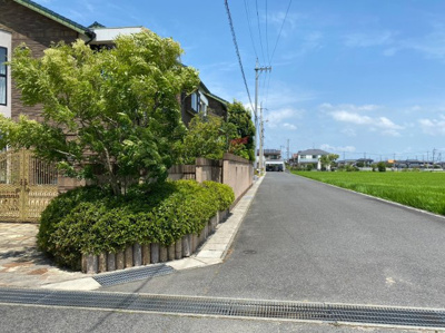 【前面道路含む現地写真】 | ◇南区浦安本町◇高級住宅◇ | 前面道路にはゆとりがあります。