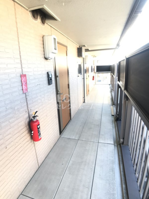 【エントランス】 | オワゾーモンターニュ | 清潔なエントランスです