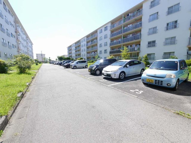 東垂水住宅7号棟の駐車場