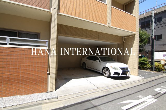 ＭＯＭＡの駐車場