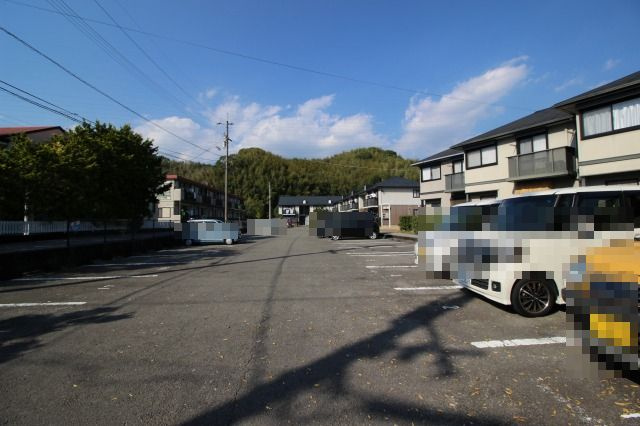 パークハウス A棟の駐車場