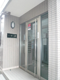★一人暮らしに心強いオートロック付のエントランス★
