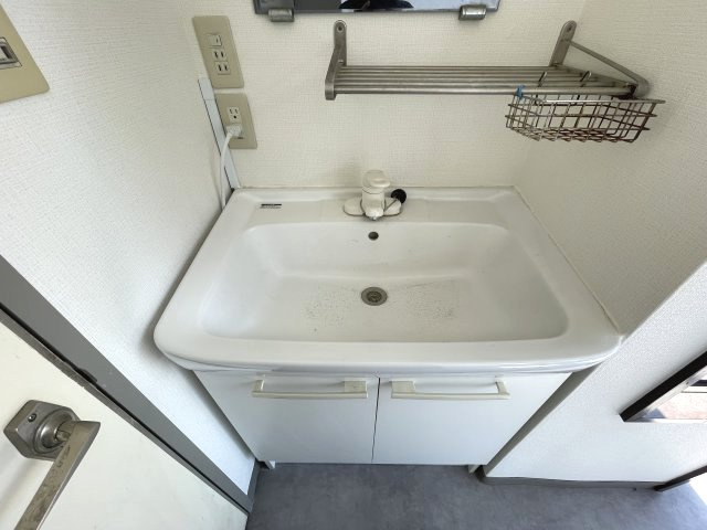 小松貸店舗の洗面所