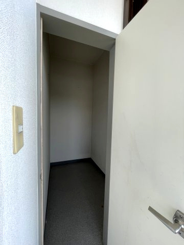 小松貸店舗の収納