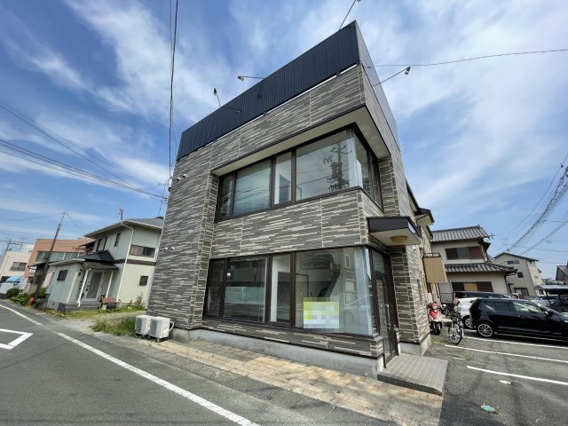 小松貸店舗の外観