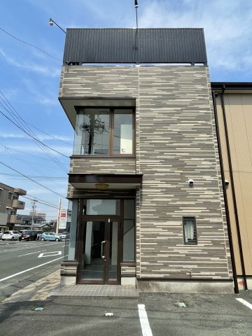 小松貸店舗の外観