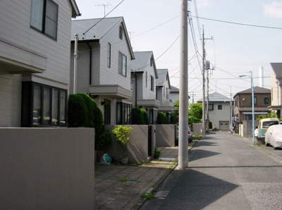 【周辺】 | 浜田山ビィレッヂ(賃貸一戸建て) | 前面道路