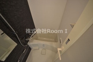 【浴室】 | ルネフラッツ谷町四丁目 | 落ち着いた空間のお風呂です