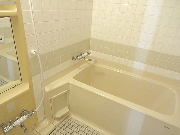 レジデンス岸和田の浴室|日々の疲れを癒すお風呂付です