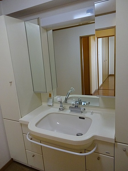レジデンス岸和田の独立洗面台|独立洗面化粧台が付いています
