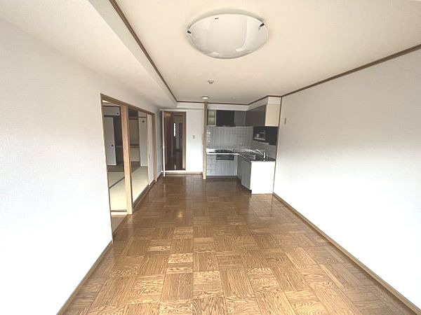 レジデンス岸和田の居間・リビング|居間です