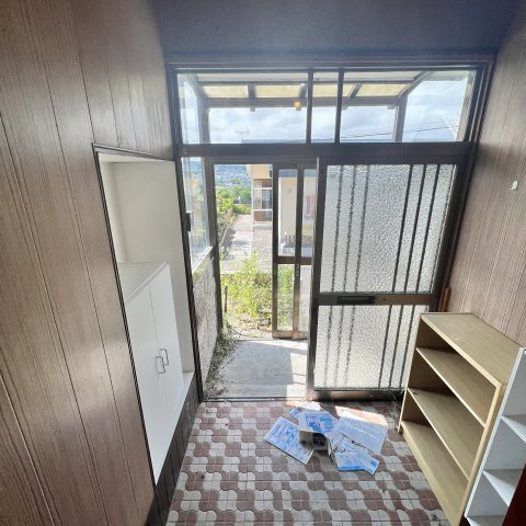 室蘭市日の出町３丁目17-4戸建の玄関