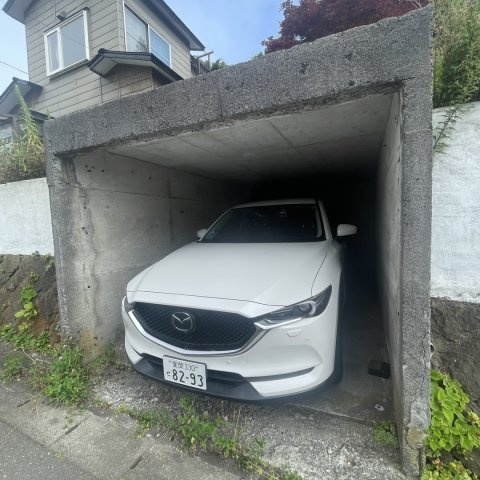 室蘭市日の出町３丁目17-4戸建の駐車場