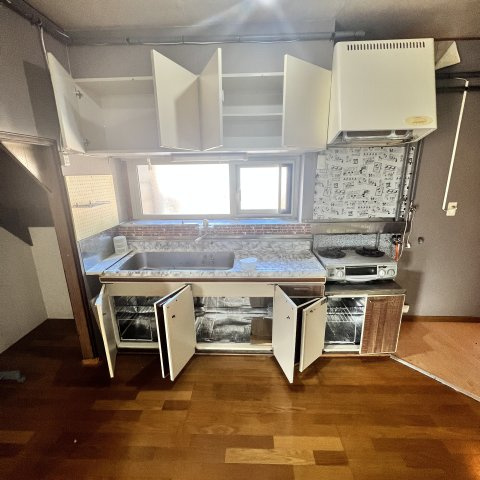 室蘭市日の出町３丁目17-4戸建のキッチン