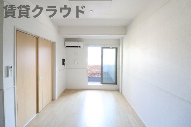 メゾン　ポプルスの居間・リビング|こちらの居間で趣味の時間をお楽しみください