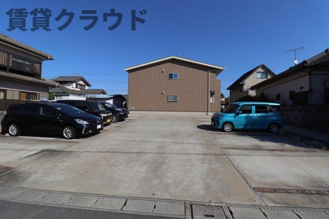 メゾン　ポプルスの駐車場|お気軽にお問い合わせください♪
