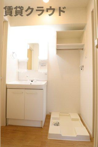 メゾン　ポプルスの洗面所|朝の準備に活躍する、洗髪洗面化粧台！
