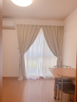 【居間・リビング】 | レオパレスプランドールⅡ | 同タイプ物件の為、形状や間取寸法、色調等が実際とは異なります