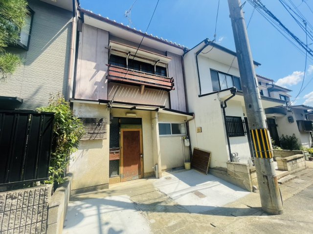 嵯峨釈迦堂大門町の外観