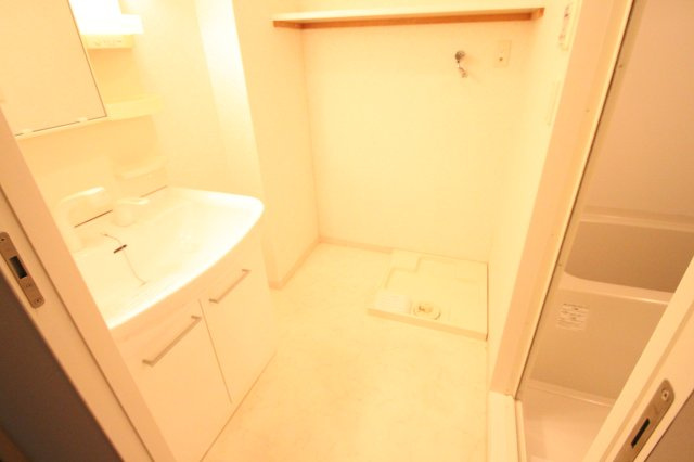 サイプレス小阪駅前の独立洗面台