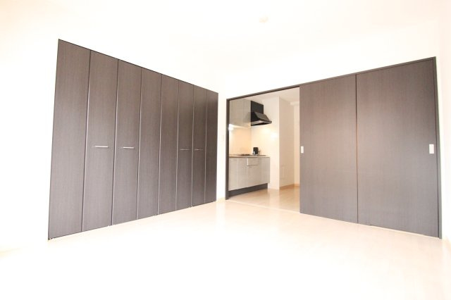 サイプレス小阪駅前の洋室