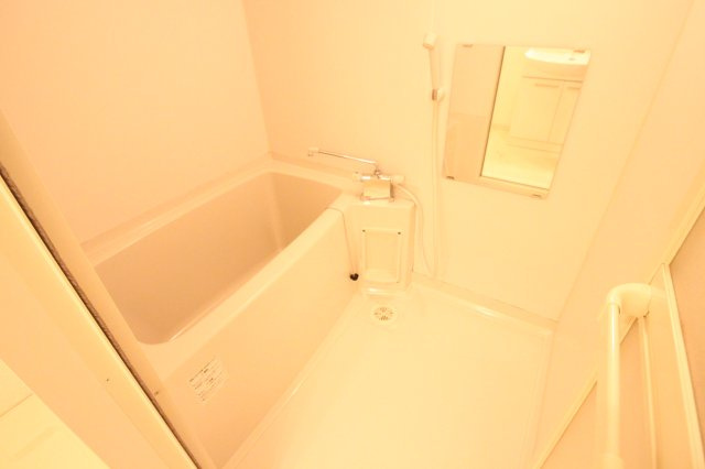 サイプレス小阪駅前の浴室