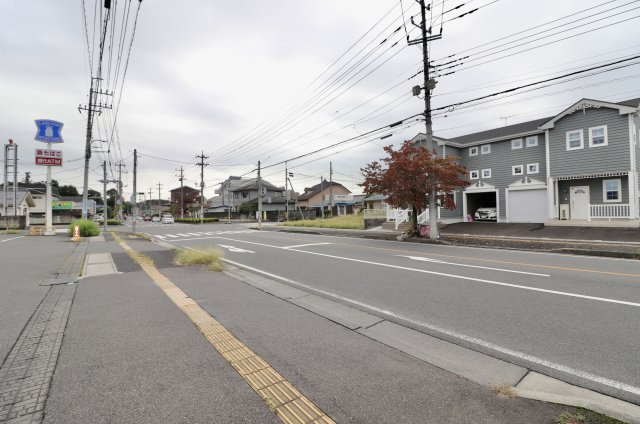 【前面道路含む現地写真】の画像