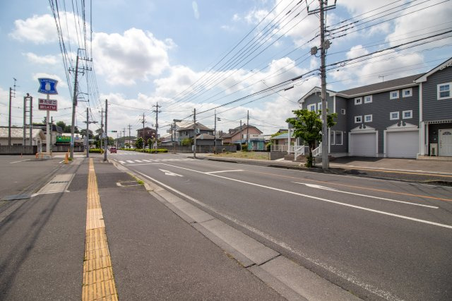 【前面道路含む現地写真】の画像